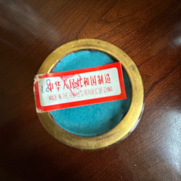 Vintage Asian cloisonné dark reds , browns , black vase , gold rim and details - Picture 6 of 6